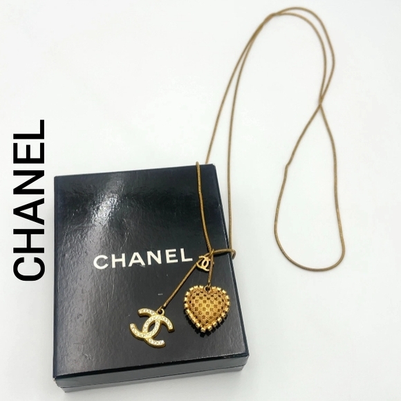 CHANEL Jewelry - SALE! CHANEL Gold Plated Crystal Heart Lariat Necklace Feat Iconic CC Logo/Box